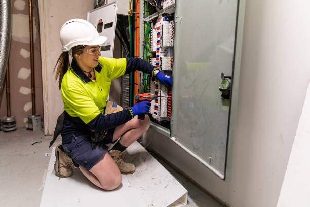 Best Emergency Electrical Repair  in Centralia, WA